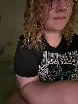 EmmieRae live XXX chat