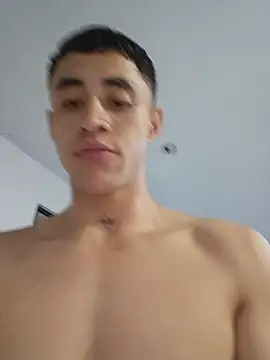 Cris-h live XXX chat