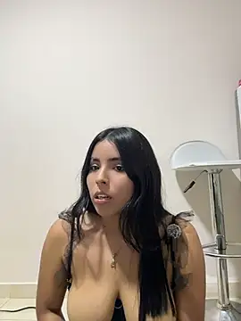 LovelyEyess' Live XXX Chat