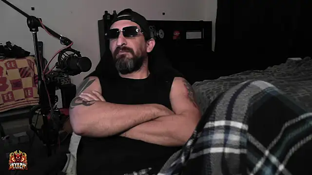 DevilPup75_ Adlı Modelin Canlı XXX Sohbeti