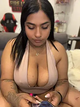 Nahomy-firee – Live XXX-chat