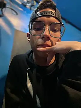 Andres_boy252のライブXXXチャット