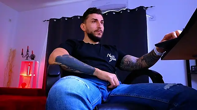 XXX chat uživo modela MightyAaron66