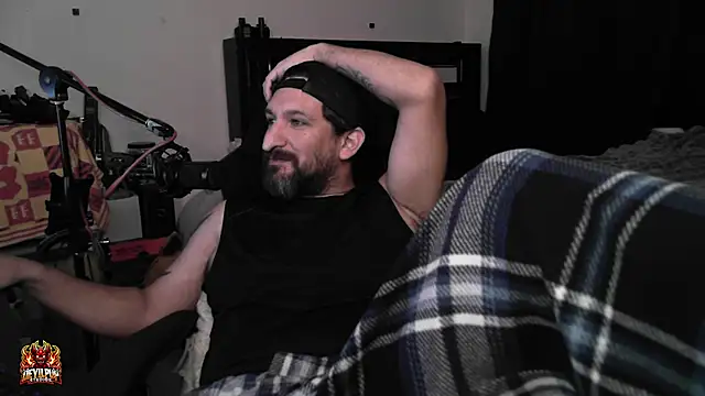 DevilPup75_ Chat XXX in diretta