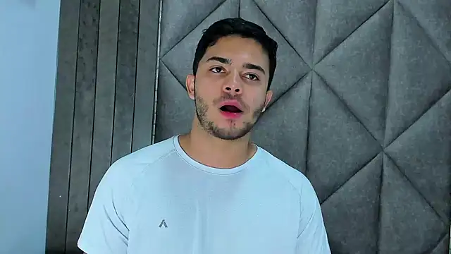 TylerWest_ Chat XXX in diretta