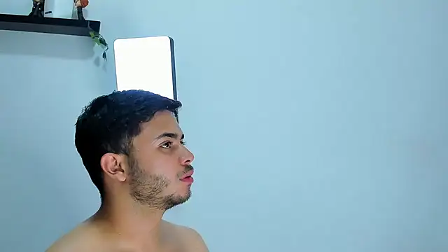 Онлайн чат XXX TylerWest_