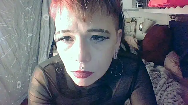 MysticDreams99 Show in webcam
