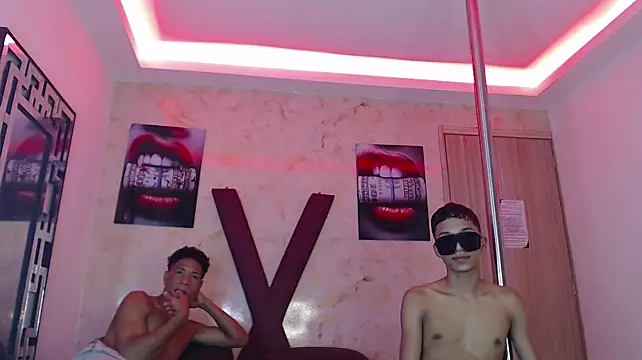 RED_ZONE_BOYS Live XXX-chat