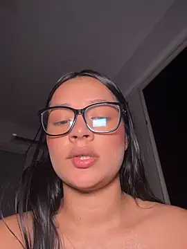 Lola_sweeet18's Live XXX Chat