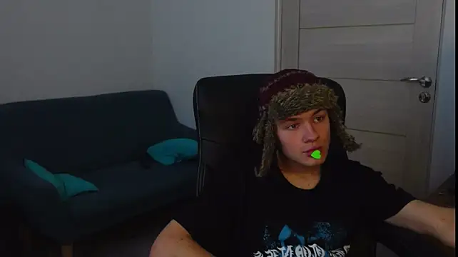 Chris_Holt Show in webcam