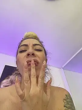 viktoria_davis_ Chat XXX in diretta