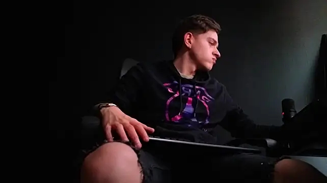 Czat XXX na żywo – FelixStarkk
