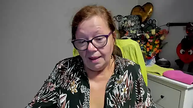 Adelewildx's Live XXX Chat