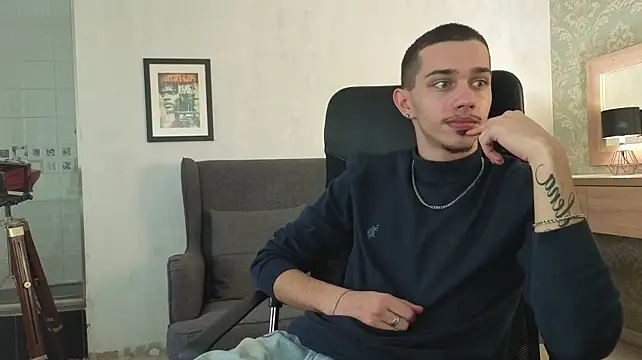 XXX chat uživo modela KaydenDrew