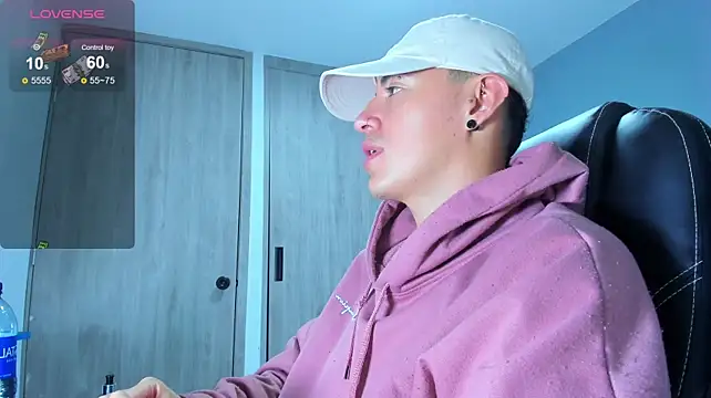 LOBO_ALPHA Live XXX Chat