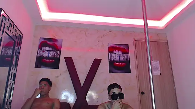 Chat XXX en directo de RED_ZONE_BOYS
