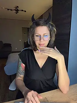 LinaMalinaz 라이브 XXX 채팅