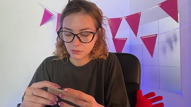 Hairytale Chat XXX live