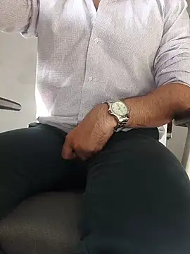 8inch_hunk19 Adlı Modelin Canlı XXX Sohbeti