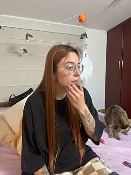 Soy_mangx Chat XXX in diretta