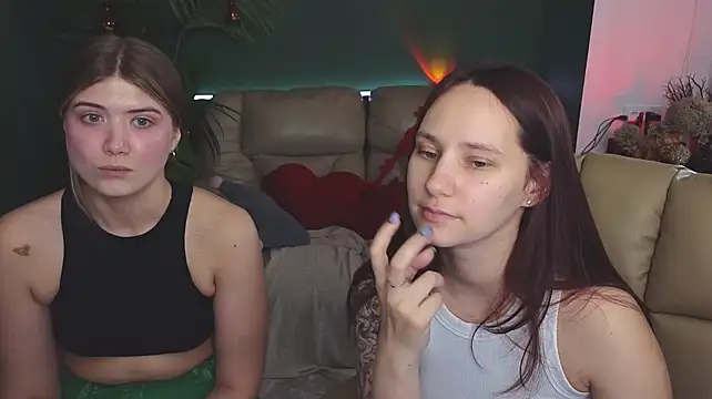 HotCaramellsTV Pertunjukan Webcam