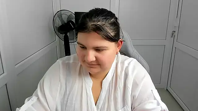 PhoenixFly's Live XXX Chat