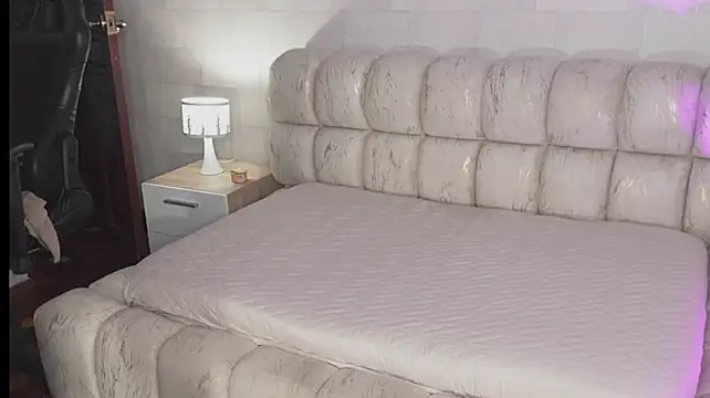 VioletVloss Chat XXX live