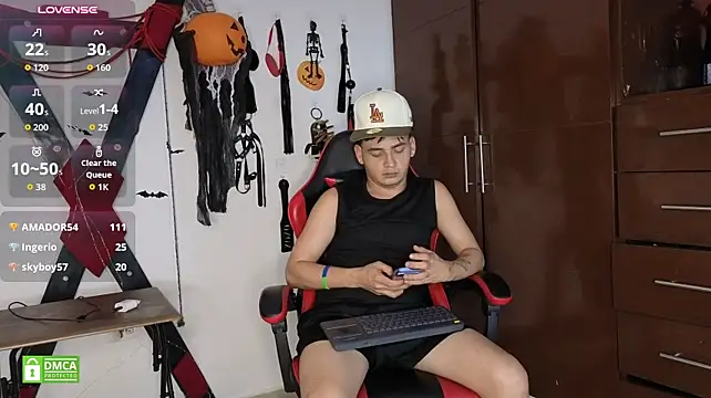 GoldenBoyDuo live XXX chat