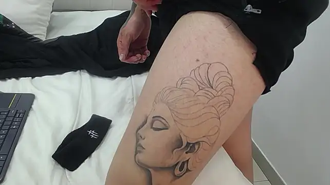 Онлайн чат XXX Canili_Hot