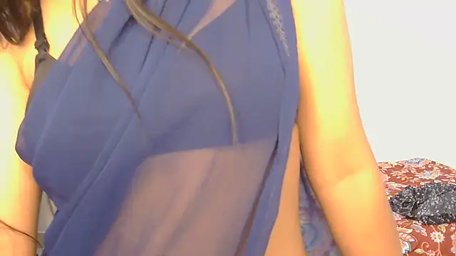 Ruchi-19 élő XXX-chatje