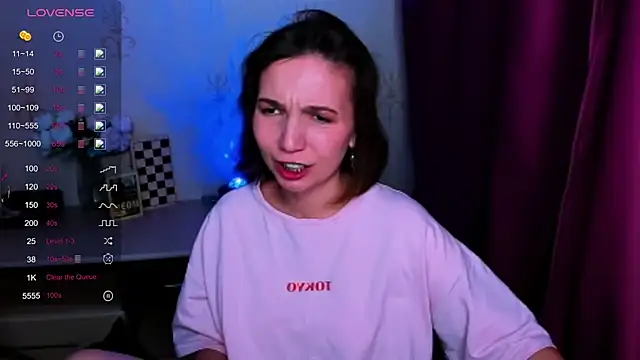 Živý XXX chat KindHazelHere_