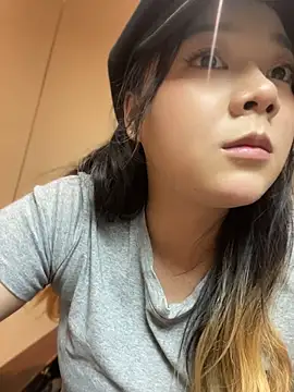 Luna-girl Chat XXX in diretta