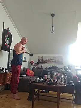 eltoulou Live XXX Chat