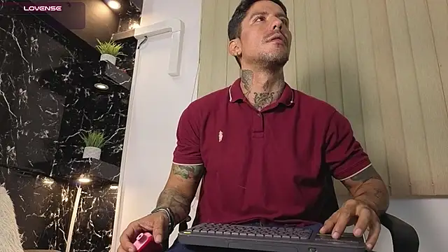 Chat XXX ao vivo de MR_EITHAN