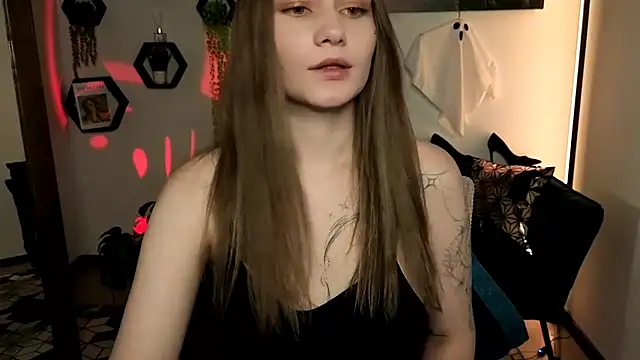 دردشة ElodieRenaud الجنسية المباشرة