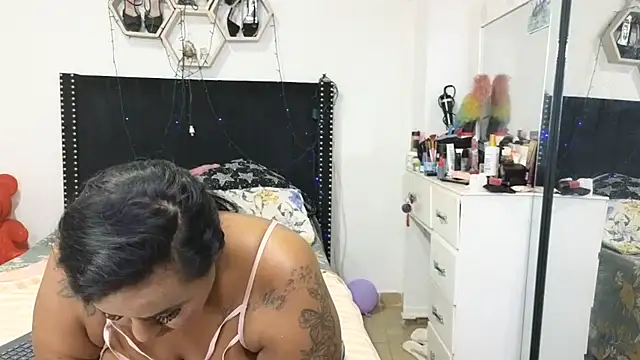 charlotte_077's Live XXX Chat