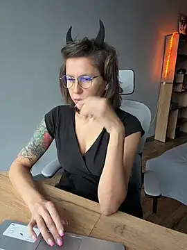 LinaMalinaz Chat XXX in diretta