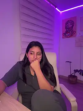 cloe_small live XXX chat