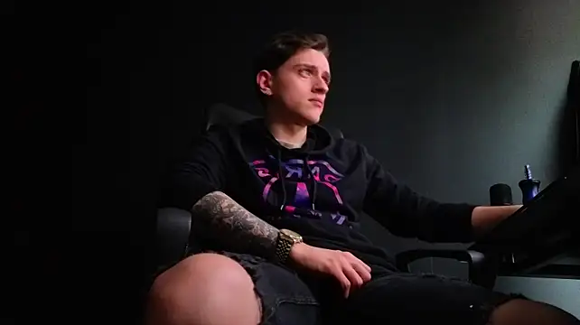 FelixStarkk 라이브 XXX 채팅