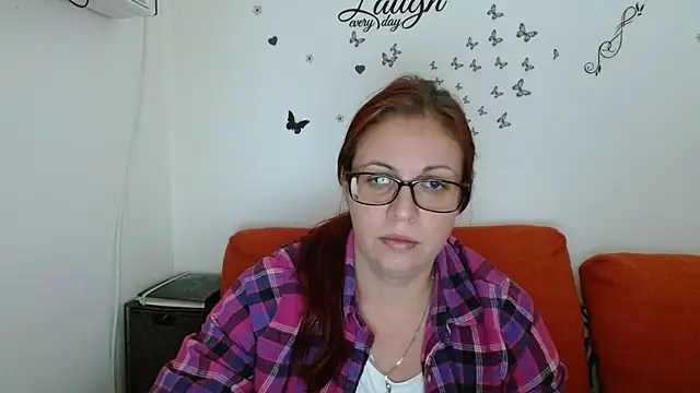 LadyHellene Chat XXX live