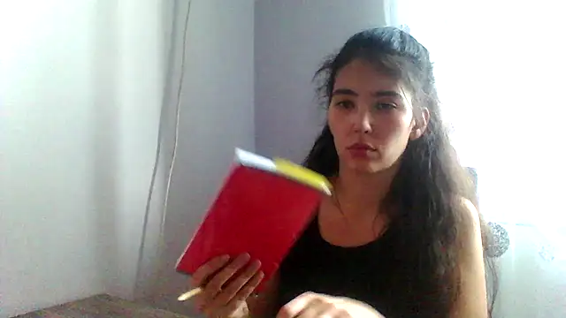Luneyaa Chat XXX in diretta