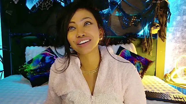 ElyaQuinn live XXX chat