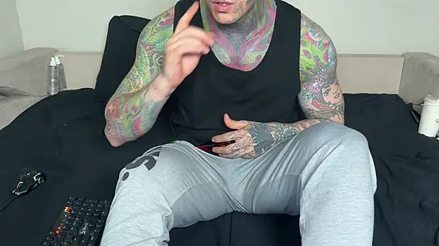 Anubisgods élő XXX-chatje