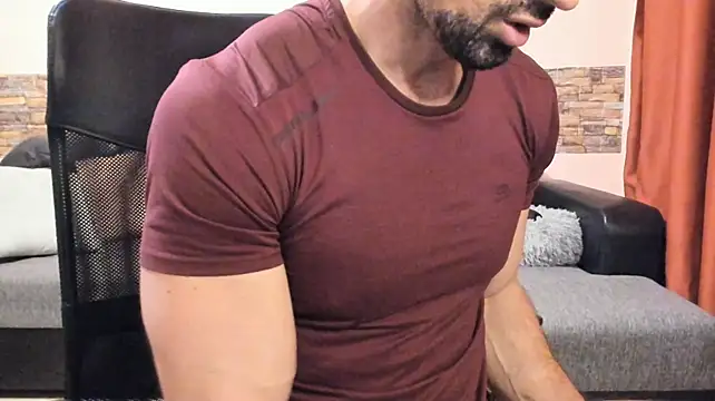 HotHunkTrainer: απευθείας συνομιλία ΧΧΧ