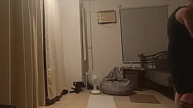 XXX chat uživo modela TheTransylvanian