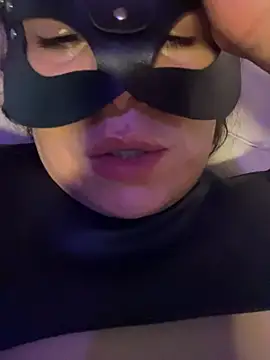 Zaphiro007 Adlı Modelin Canlı XXX Sohbeti
