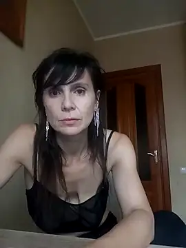 Chat +18 de Francenia_lolis ao vivo