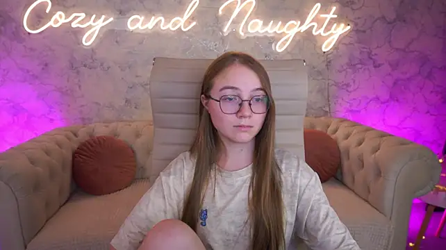 ArrinaWairr's Live XXX Chat