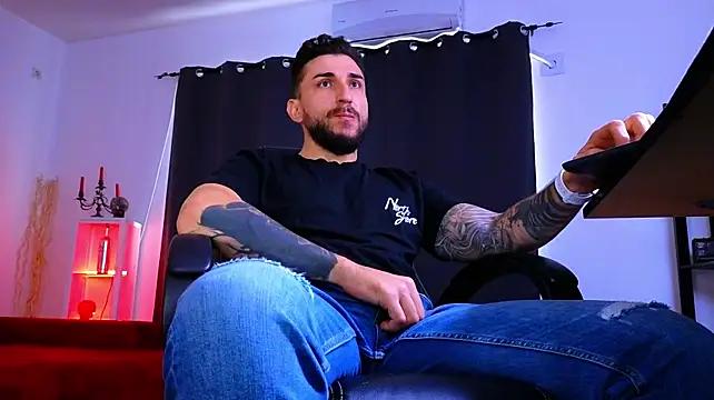 Онлайн чат XXX MightyAaron66