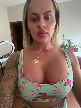 carolinecbso লাইভ XXX চ্যাট